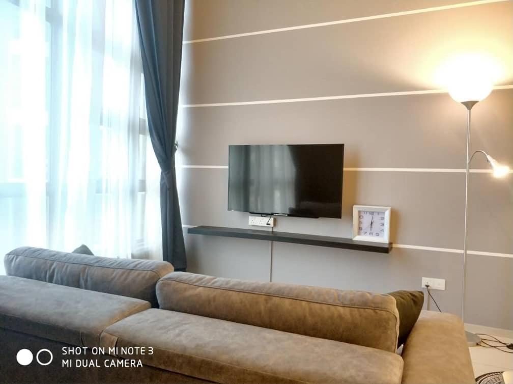 Ekocheras Luxury Duplex House *