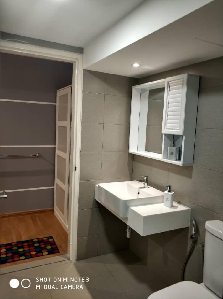 Ekocheras Luxury Duplex House *